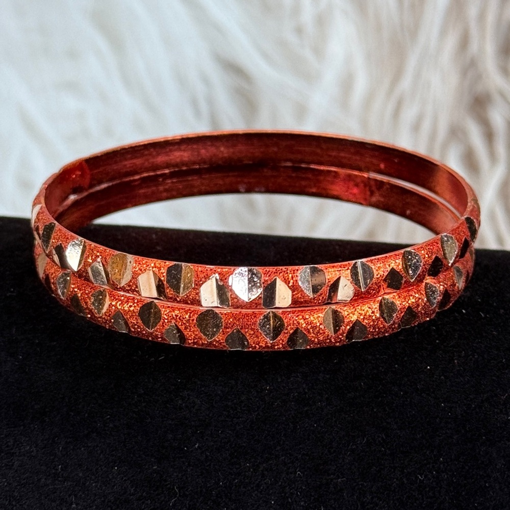 Beautiful set of 2 small bangle bracelets - Picture 4 of 12